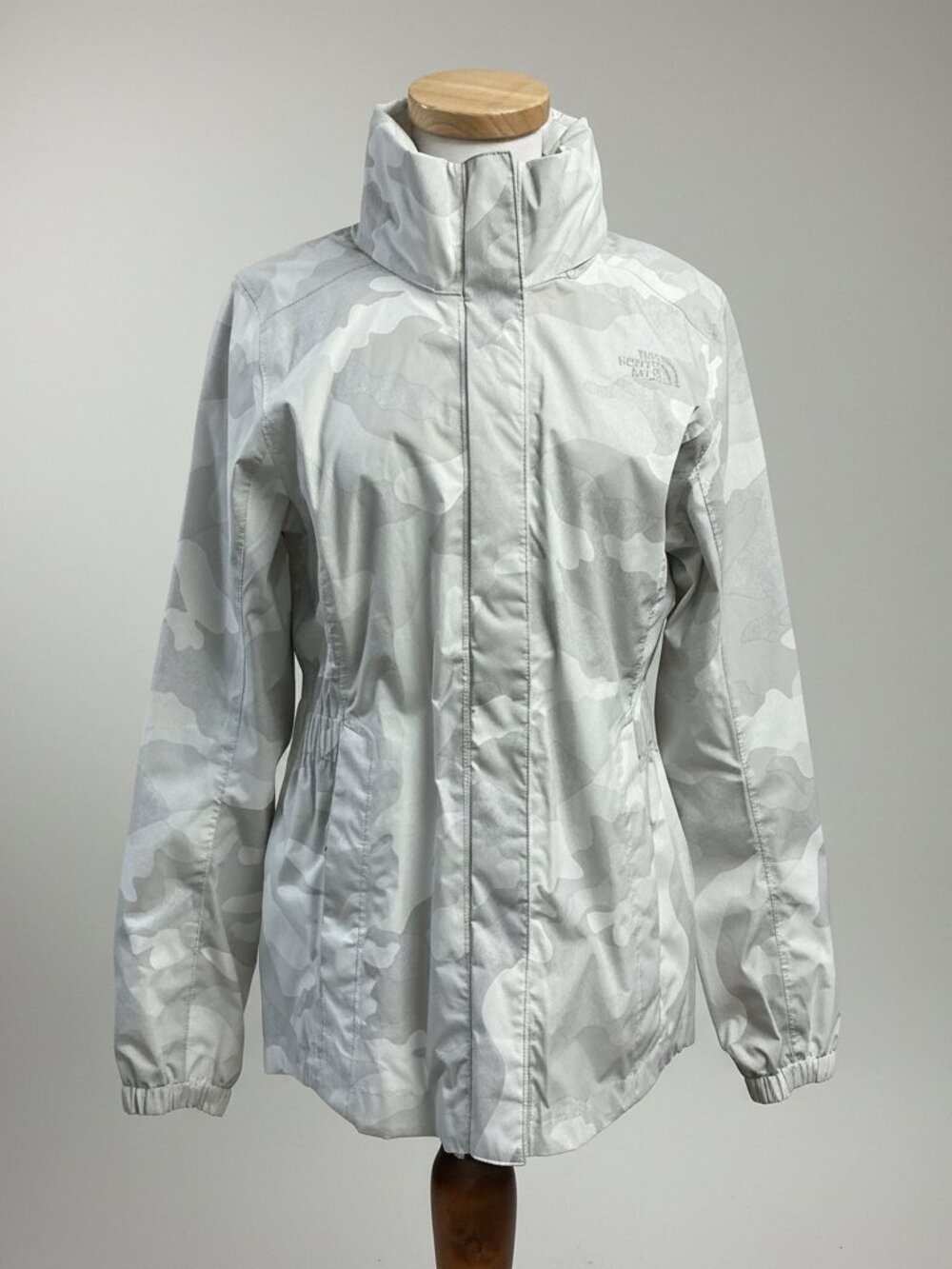 The North Face gray camo Resolve Parka, size M